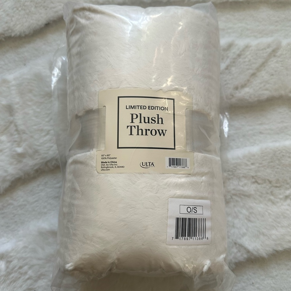 Ulta Beauty Limited Edition White Cream Plush Throw Blanket